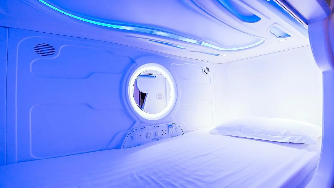 Spacepod@Com Singapur 0*,